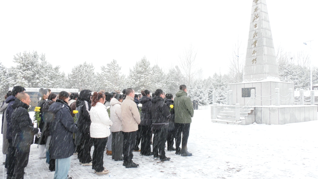 科右前旗开展“我们的节日·清明”暨“缅怀革命先烈传承红色基因”主题教育活动
